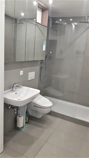 A. DLSe Bäder & Schöner Wohnen GmbH Badsanierung & Badrenovierung München — Kundenfoto