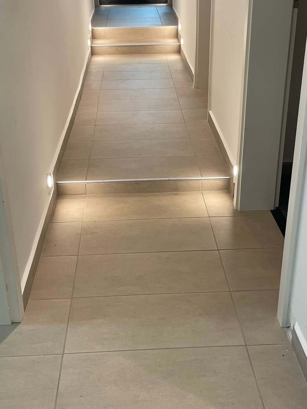 A&J Stones GmbH - Naturstein- & Fliesenhandel