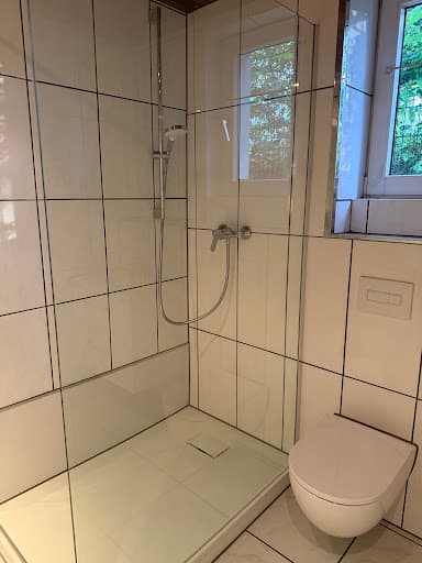 Commodus GmbH Barrierefreie Bäder Badsanierung — Kundenfoto