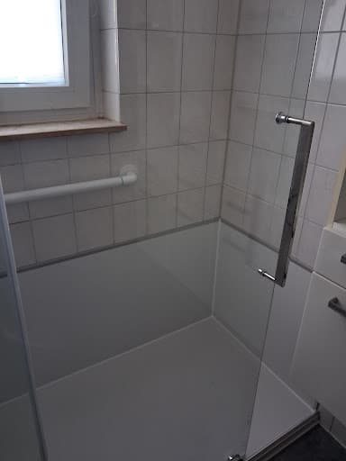 Commodus GmbH Barrierefreie Bäder Badsanierung — Kundenfoto